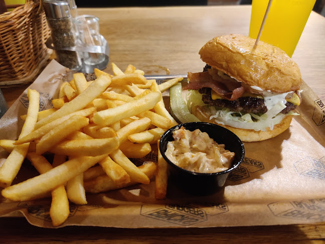 Bricks Burgers & Steaks Kunghallen - Gastronomi och hotellverksamhet