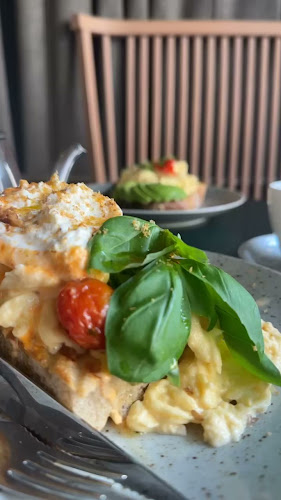 Reviews of Cafè Pom & Flora Vasastan in Stockholm - Gastronomi och hotellverksamhet