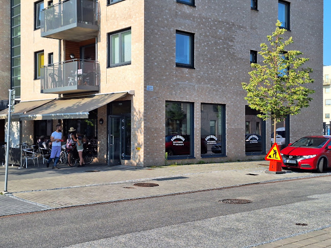 Bara pub och pizzeria - Gastronomi och hotellverksamhet