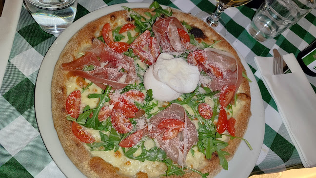 Oliveriet - Äkta Italiensk Pizzeria, Restaurang Och Deli i Karlstad - Gastronomi och hotellverksamhet