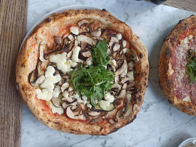 Trattoria Grazie Hammarbysjöstad - Gastronomi och hotellverksamhet