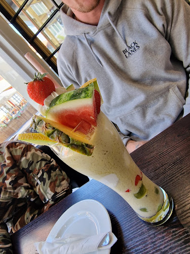 Dip N Dip - Gastronomi och hotellverksamhet