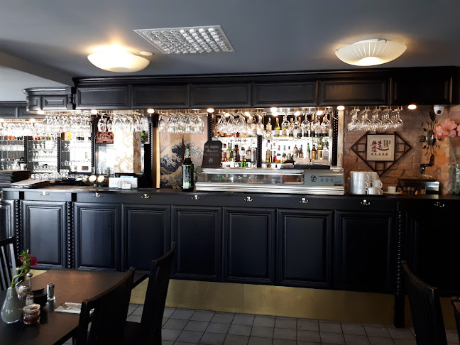 Asian House Restaurang Open Times