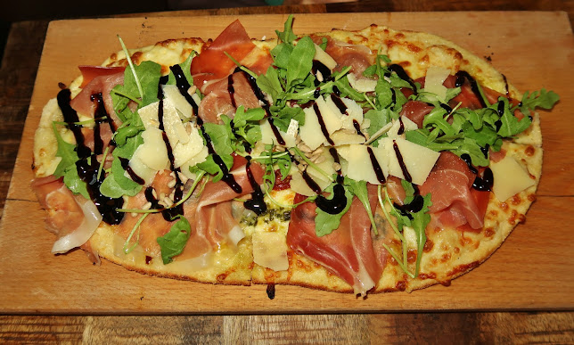 Edsvikens Gelateria/Edge Oxstallet - Gastronomi och hotellverksamhet