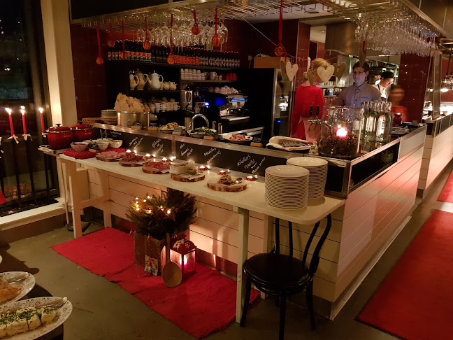 Bistro Le Garage - Gastronomi och hotellverksamhet