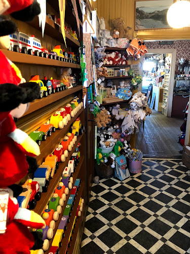 Systrarna Skogströms Lantcafé - Gastronomi och hotellverksamhet