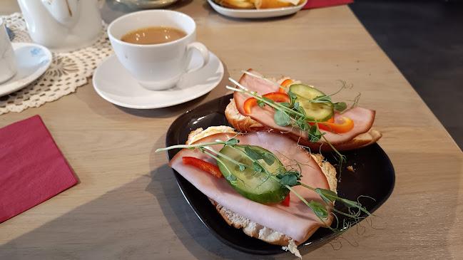 Opinii despre Estvalls Café Alvesta în Alvesta - Gastronomi och hotellverksamhet