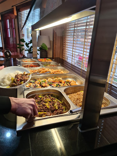 Aharn Thai Aroy Restaurang - Gastronomi och hotellverksamhet