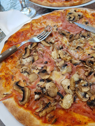 Opinii despre Kirris Restaurang & Pizzeria în Ängelholm - Gastronomi och hotellverksamhet