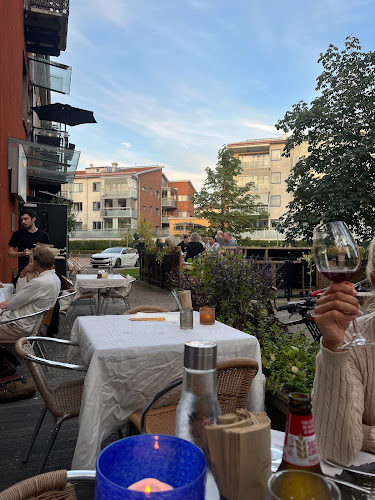 Momenti Liberi - Gastronomi och hotellverksamhet