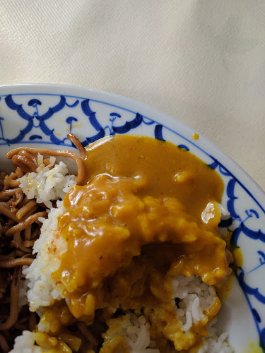 Aling Thai - Gastronomi och hotellverksamhet