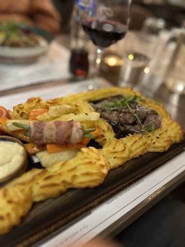 Harrys - Gastronomi och hotellverksamhet