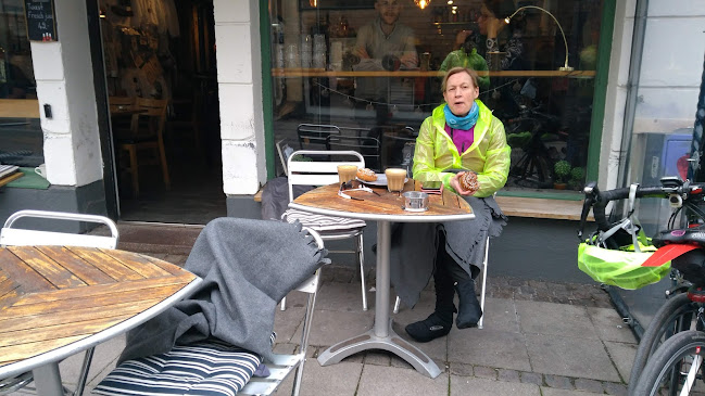 Comments and reviews of Cafe Point