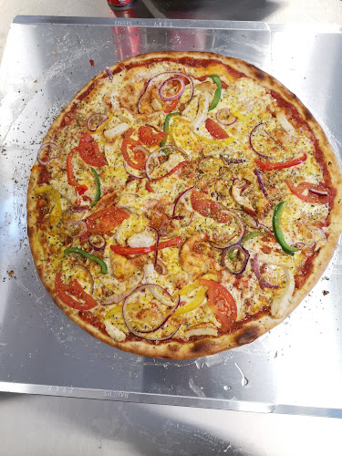 Pizza Factory - Gastronomi och hotellverksamhet