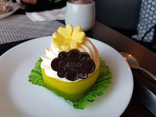 Nöjds konditori, Badhusgatan - Gastronomi och hotellverksamhet