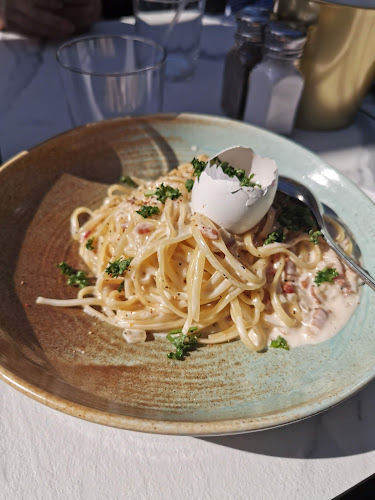 Twin City - Dinner & Drinks - Gastronomi och hotellverksamhet