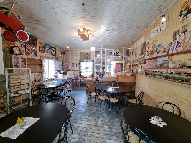 Systrarna Skogströms Lantcafé - Ör