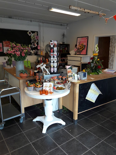 Reviews of Saras Blommor in Degeberga - Gastronomi och hotellverksamhet