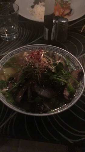 Opinii despre Magnolia - Asiatisk Restaurang & Bar în Stockholm - Gastronomi och hotellverksamhet