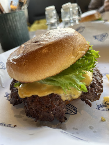 LA burgers - Gastronomi och hotellverksamhet