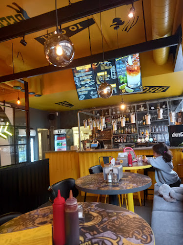 Hoots - Gastronomi och hotellverksamhet