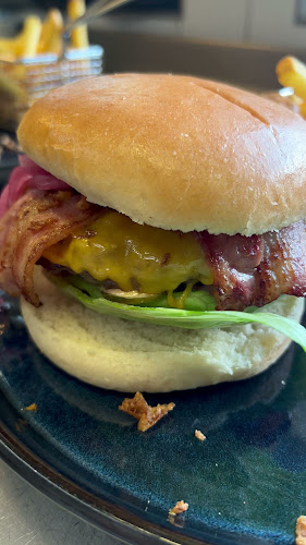 Järnvägs Restaurang & Pub - Gastronomi och hotellverksamhet