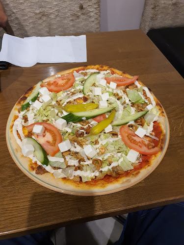 Pizzeria Ferrari - Gastronomi och hotellverksamhet