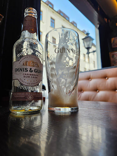 Pub Nessie - Gastronomi och hotellverksamhet