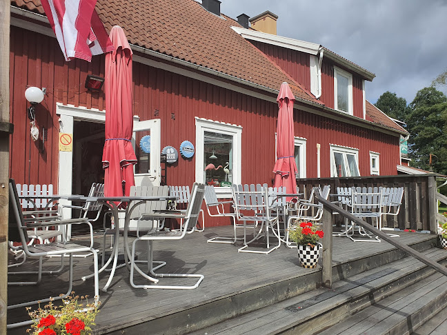 Suzis Café - Gastronomi och hotellverksamhet