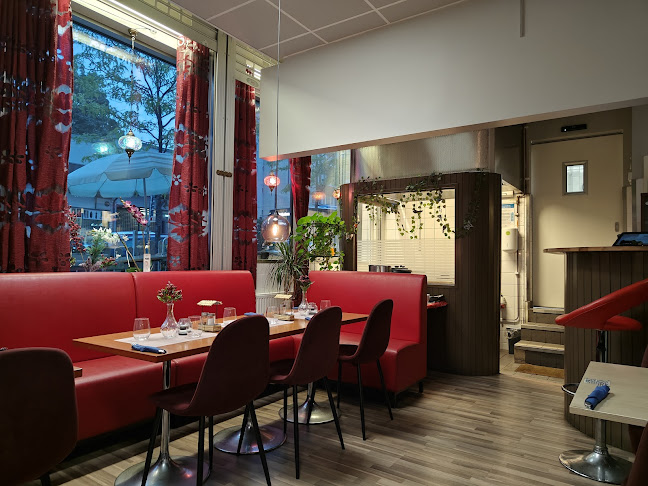 Hällbybacken 18, 163 70 Spånga