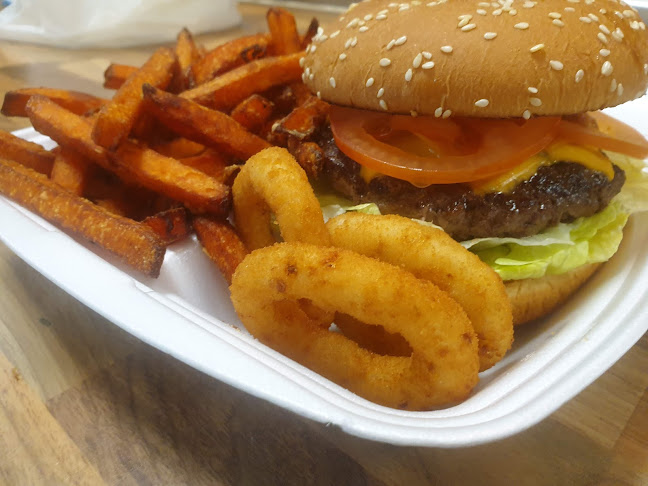 Opinii despre Nya Kebab House în Kiruna - Gastronomi och hotellverksamhet