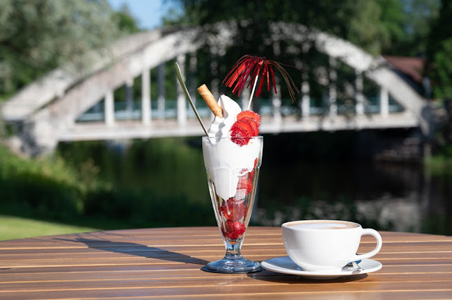 Opinii despre Geijers Glasscafe în Uddeholm - Gastronomi och hotellverksamhet