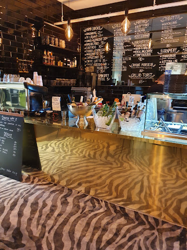 Café Boulevard Kungsängen AB Open Times