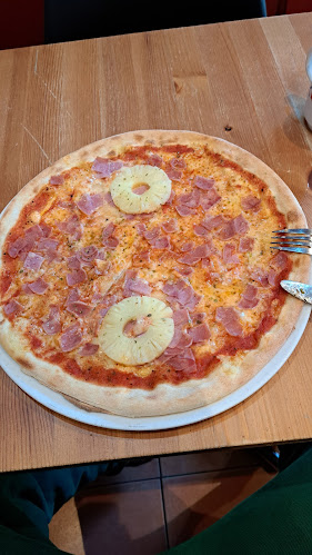 Opinii despre Paradiso Pizzeria & Salladsbar în Stockholm - Gastronomi och hotellverksamhet