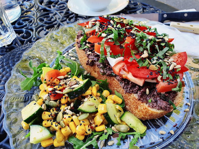 Opinii despre Kafé Ingenstans în Sköldinge - Gastronomi och hotellverksamhet