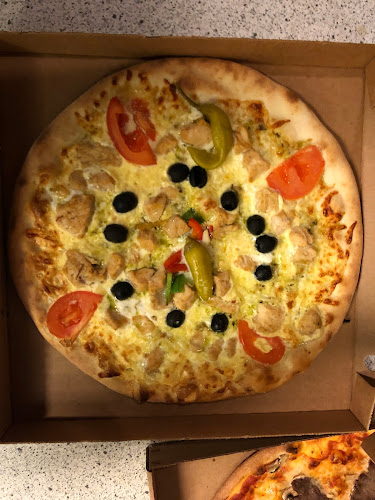 Pizza Time - Gastronomi och hotellverksamhet