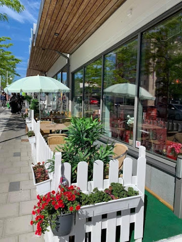 Nils Tandoori ( stängd permanent ) - Gastronomi och hotellverksamhet