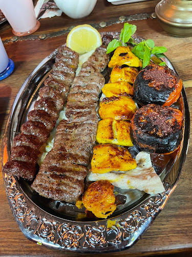 Aura Bar & Kök - Gastronomi och hotellverksamhet