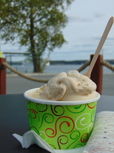 Opinii despre Dalénum Glassbar-Lidingö Glass AB în Lidingö - Gastronomi och hotellverksamhet