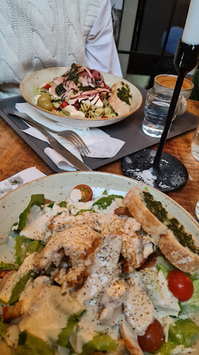 Opinii despre Edsvikens Gelateria/Edge Oxstallet în Stockholm - Gastronomi och hotellverksamhet