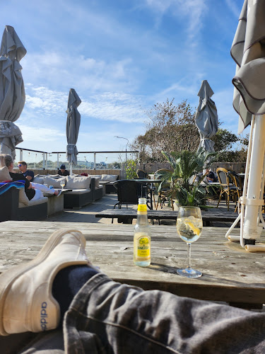 Comments and reviews of West Bar