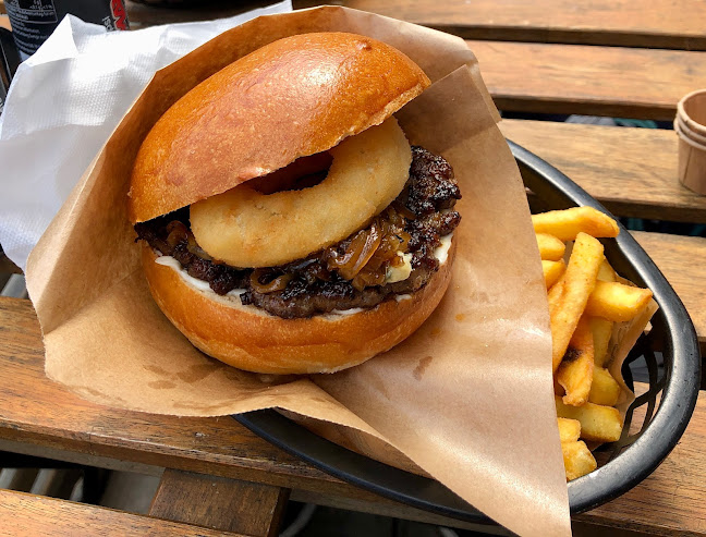 Opinii despre Kärra Burgers în Hisings Kärra - Gastronomi och hotellverksamhet