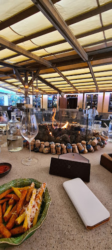 San Greal - Gastronomi och hotellverksamhet