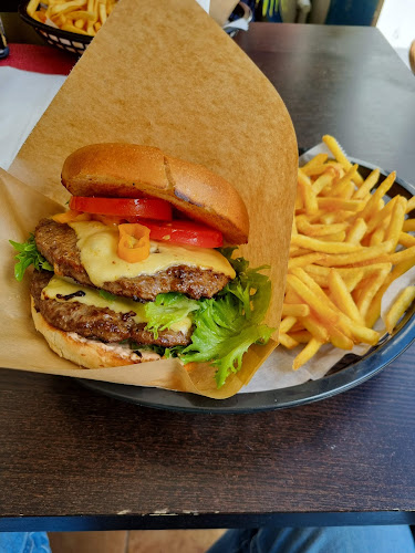 Burger Inn - Gastronomi och hotellverksamhet