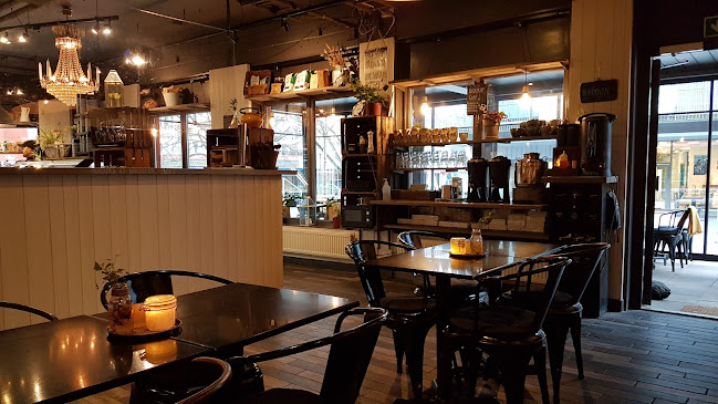 Vallentuna Stenugnsbageri Open Times