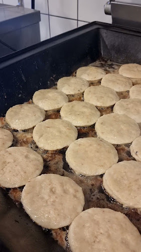 Opinii despre BJÖRK’s RINGSJÖN Fiskbutik & Rökeri în Stehag - Gastronomi och hotellverksamhet