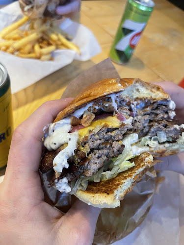 Opinii despre CGs StreetFood - Danderyd în Danderyd - Gastronomi och hotellverksamhet