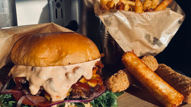 Opinii despre 98burger în Lindesberg - Gastronomi och hotellverksamhet