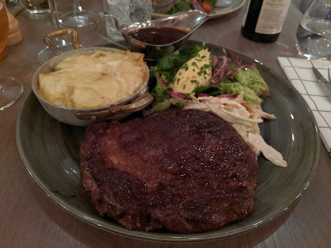 Nivå Bar & Stekhus - Gastronomi och hotellverksamhet