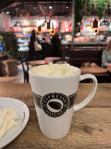 Opinii despre Espresso House Stora Frölunda GÖT în Västra Frölunda - Gastronomi och hotellverksamhet